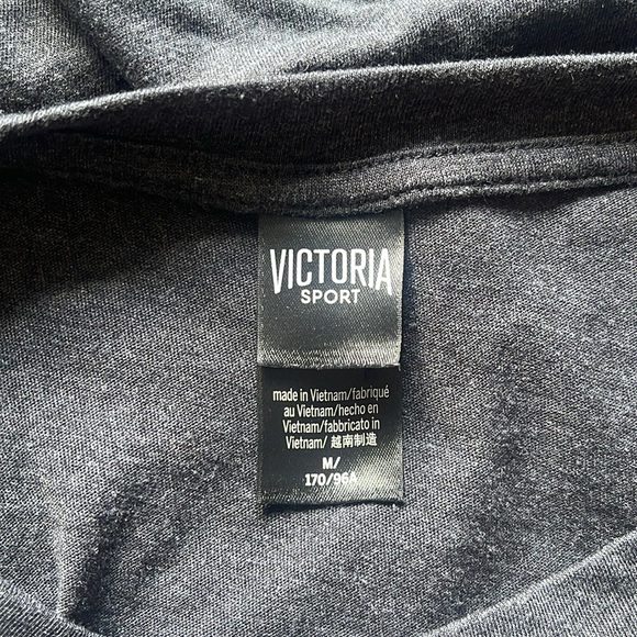 Victoria Sport Crop Top - Picture 3 of 3